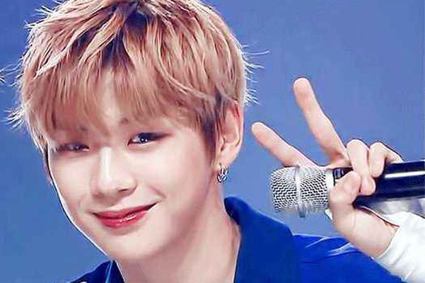 姜丹尼尔下面好大 他被诊断有抑郁症了