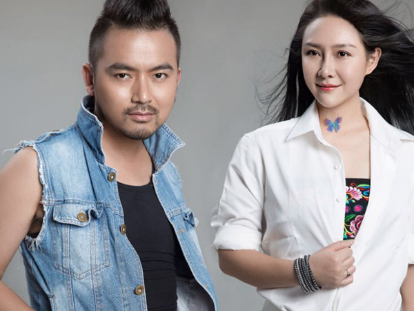 最近抖音上一个用户名为夏天的抖友眼中含着泪唱火了一首对唱情歌