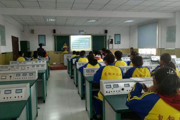 ����������ǧ��ս��Ƶ��ȫ �����̼�ѧУ��ô������