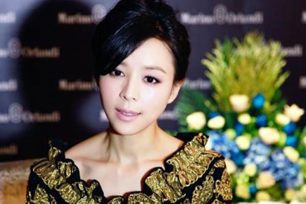 张静初为什么封 太耀眼招太太群一致外拒