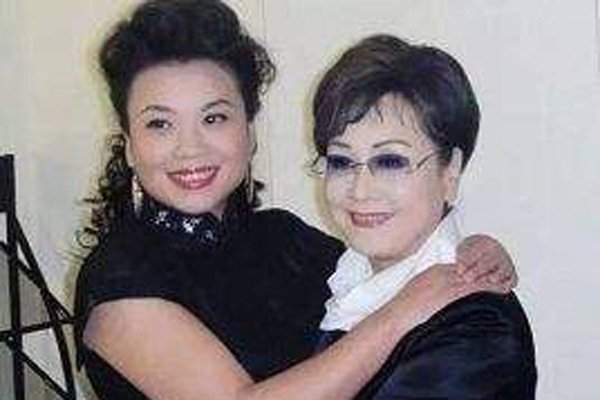 肖一个人简历 李谷一最亏欠的人就是她了