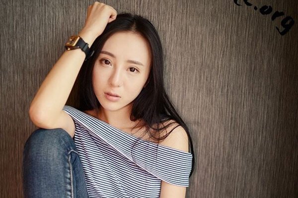 ��ģ������߶�100p ��˿�ĺ�ɫ���޵е��ջ�����