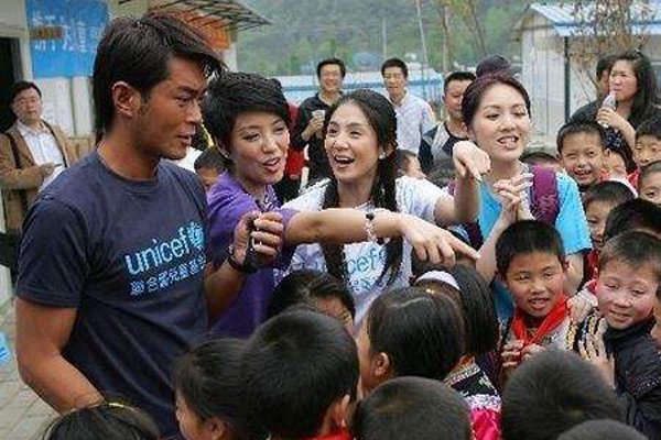 �����ֽ�ѧУ������� ������ѧ����ڰﻹ������