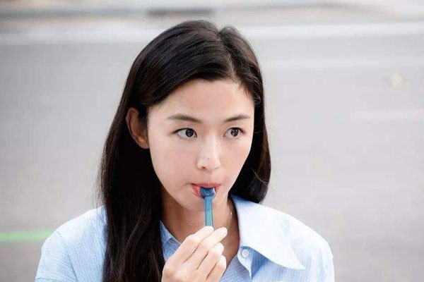 Ů�˳��첻���ϵķ�Ӧ ���黹����Ҫ֤��ȥ֤��