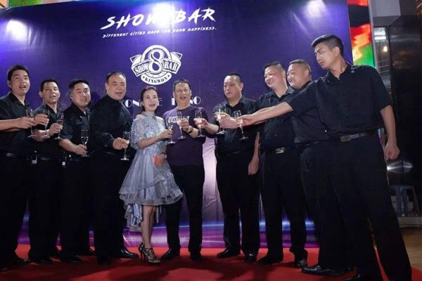 ������˿���а��һ����˭ ��˿���ǽ�Ǯ������