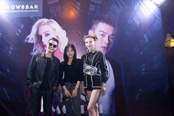 ������˿���а��һ����˭ ��˿���ǽ�Ǯ������