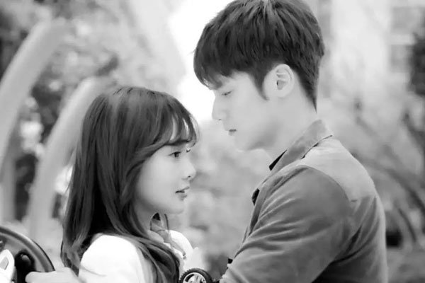 ��������С��¾� �ұ��кͳ���Ů����Ͼ�������