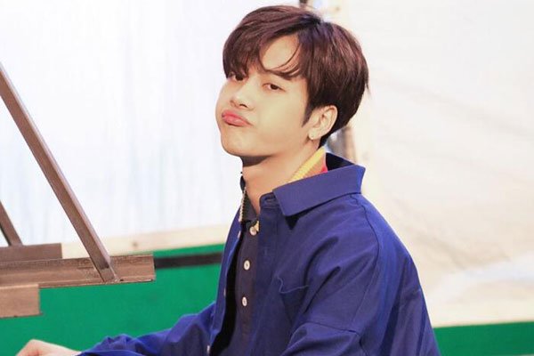 王嘉尔个人资料简介及照片 被质疑和妈妈的关系