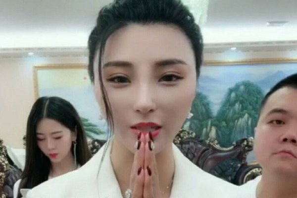 ��¿����ƽ�ٺ���ʷ ���������Ҹ�Ů��������