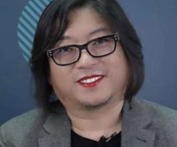 高晓松他的继父黄二陶毕业于清华大学,是开国副总理