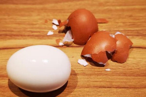 滚鸡蛋玩法是什么意(yì)思 在身体上滚动祛瘀祛湿