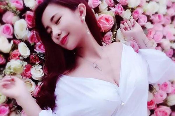 人们纪文君的认识是什么,就是说纪文君好像是大胸,在视频中也经常是秀