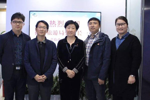 变形计赵力在山崖摔死 全是炒作人家还活的好好的