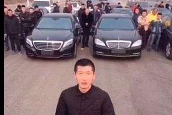 狗磊打刘一手了吗 打架也只是为了炒作而已老套路了