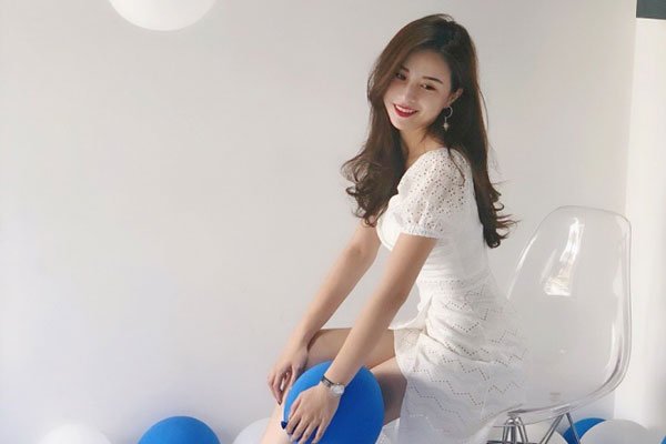 球球纪文君个人资料腿腿去世后成为六点半新女台柱