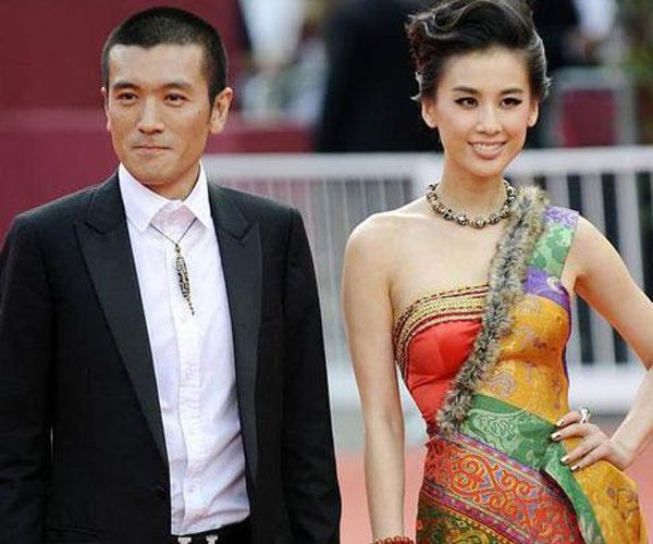 黄圣依为什么名气臭 一手被自己打烂的好牌