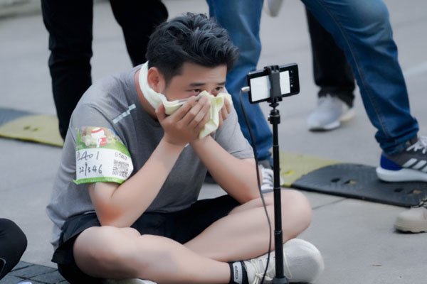 ǮС��΢����Ǹ55�� ����������ǮС����ô�������Ȱ���