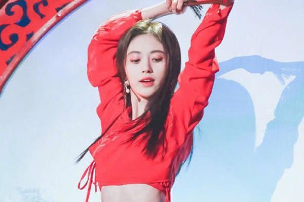 ��溵t����ǰ������Ƭ �������˴���ͨ�˱��С��Ů