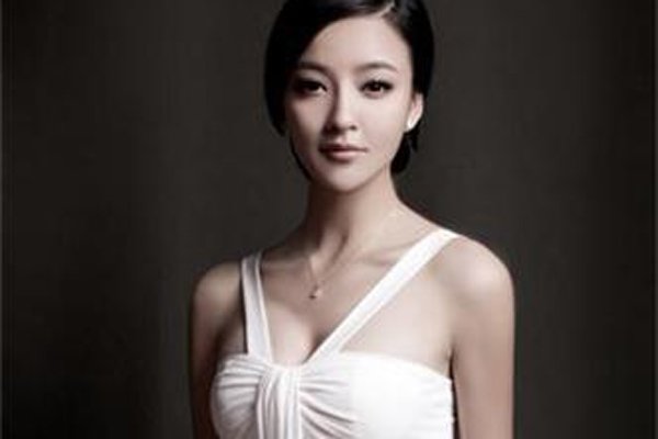 刘雨欣是军人吗以前是家属但是如今离婚了 走红网