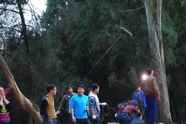 �򳤳Է�������Ƶ ��ɫ�ɲ͵��������Ů