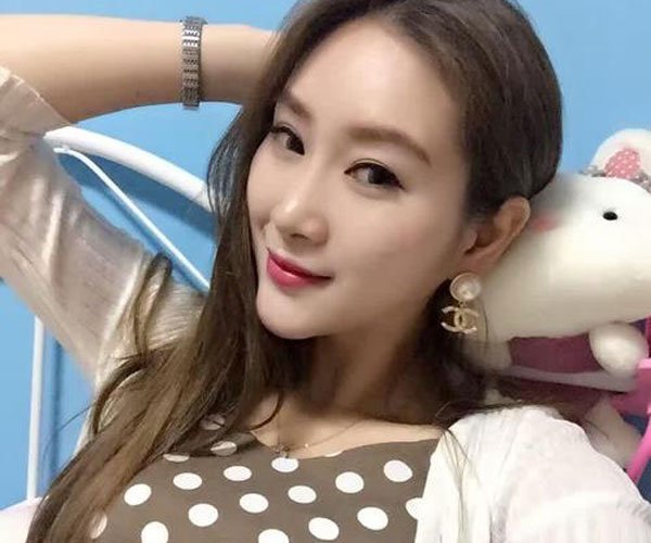 车模毛婷个人资料 还能让人好好看车不