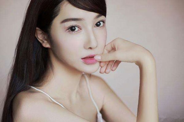 任娇死因 什么人全身都光着跳楼自杀