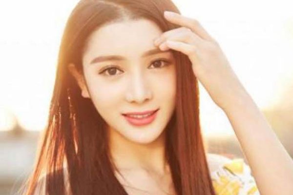 任娇死因 什么人全身都光着跳楼自杀