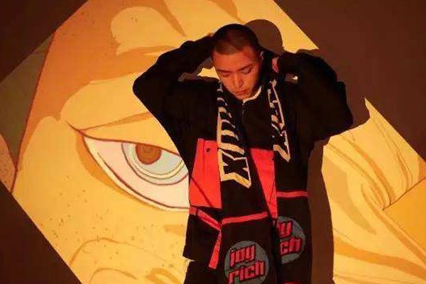 ����rapper�ж��� VS���Ѫ�����ǱȲ���