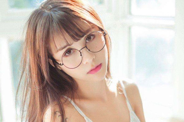 ������������Ƭ �����Ů����ôû��˵��