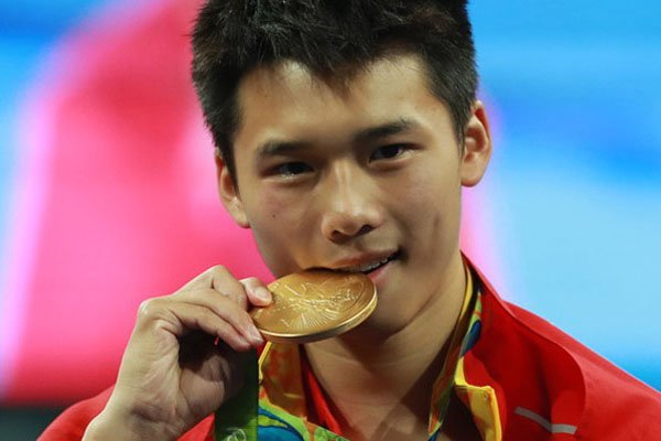 �°�ɭ���20���� ��Ů�˷���������Ա�