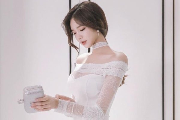 女主胸又大又白的三级 一个胸部可以撑起来整部剧的质量