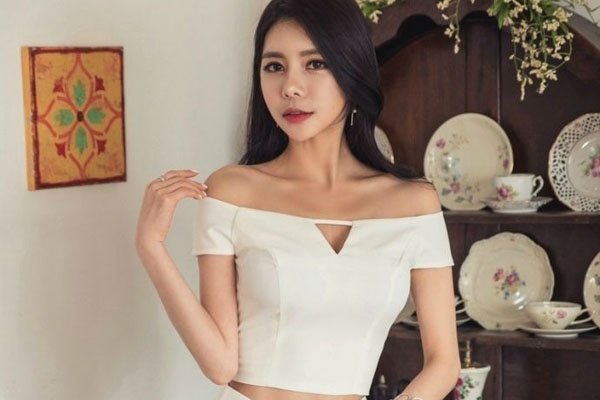 女主胸又大又白的三级 一个胸部可以撑起来整部剧的质量