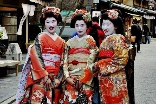 日本歌舞伎等于豪门(mén)吗 政府扶持是文化中的部分