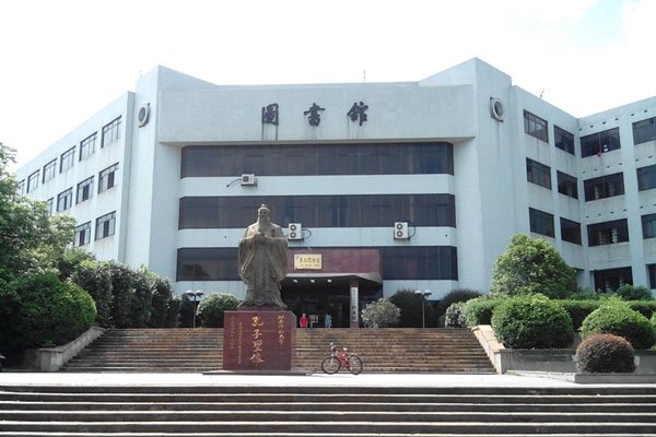 ����ʮ���������� ѧУ����רҵ���ñ���ʱ��Ҫ����