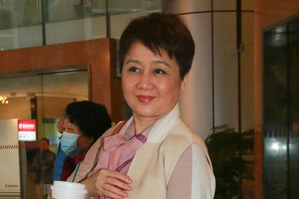 �������������ϼ�ͼƬ Ůǿ��Ҳ�ǲݸ���Ϯ�ɹ��䷶