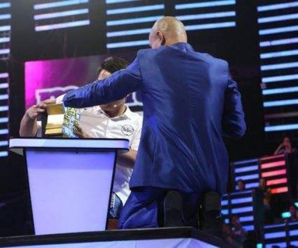 �ּξƺ�ʧ̬��Ƶ8���� �Ǿƾ����䱩¶����������Ʒ