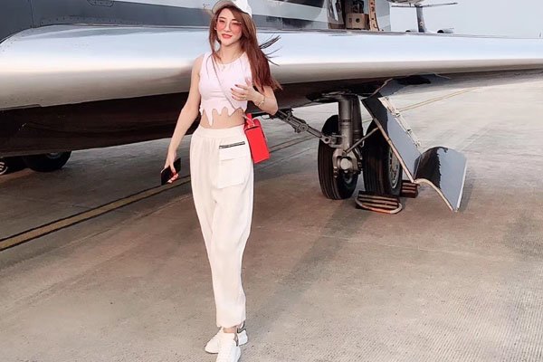 ƽ�ٸ��˼�� ��ɫ��ŮٲȻ����Ů��