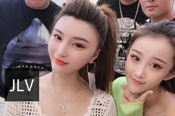 ƽ�ٸ��˼�� ��ɫ��ŮٲȻ����Ů��