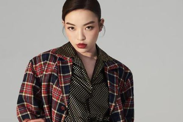 ë���߾ܾ������� ����һ��Ӳ����Ů��