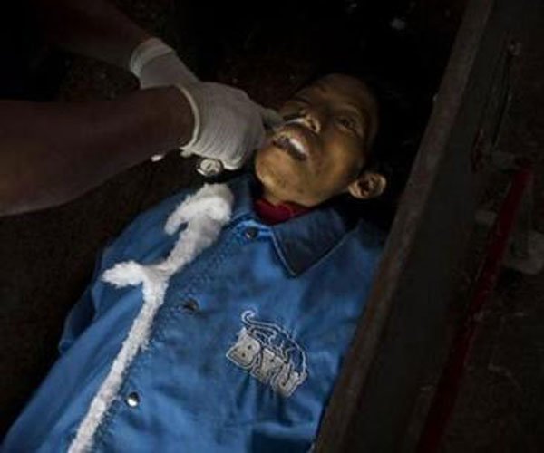 死人嘴巴张开代表什么 民间习俗说法不一