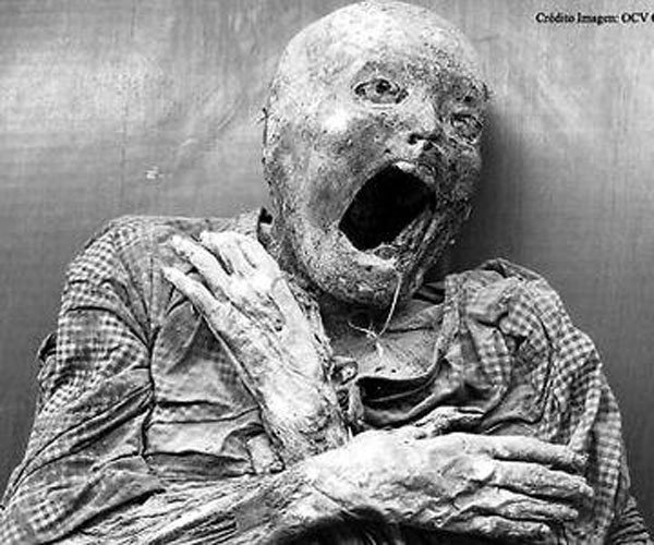 死人嘴巴张开代表什么 民间习俗说法不一