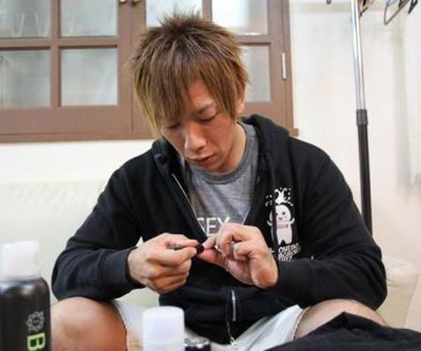 ����AV�������� �ձ�Ů��׷���Ķ���