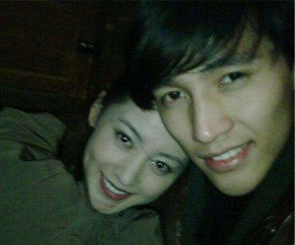 ���찮ǰ�������ӷ� ��Ů��̻�������У�