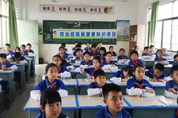 校园野战多吗 大尺度的直播带坏了这帮娃