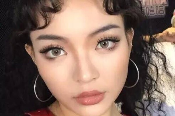 毛衍七被凸点 未成年就在社会混学了不少坏东西