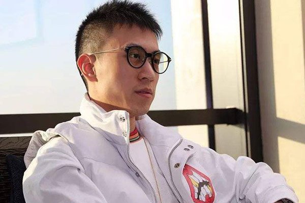 招商银行董事长秦勉资料秦奋的家境原来这么好