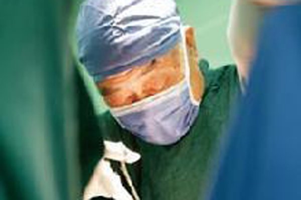 黎介寿做肠移植的肠源 来自于尸体