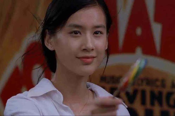 黄圣依和周星驰为什么闹僵 为了男人利益什么都不顾及卖惨