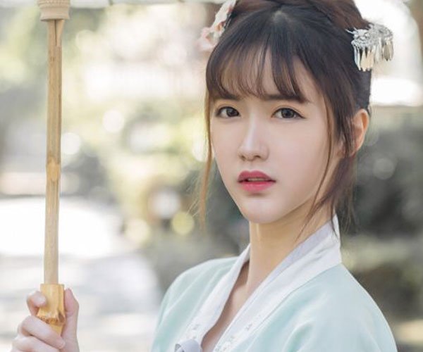 �ݡӣ�Ҳ�����Ƶ�¼� ���˵��ֶοɲ������ٸ߶�һЩ