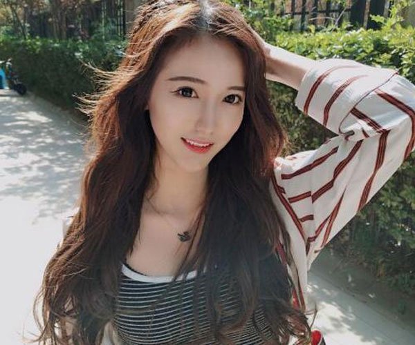 �ݡӣ�Ҳ�����Ƶ�¼� ���˵��ֶοɲ������ٸ߶�һЩ